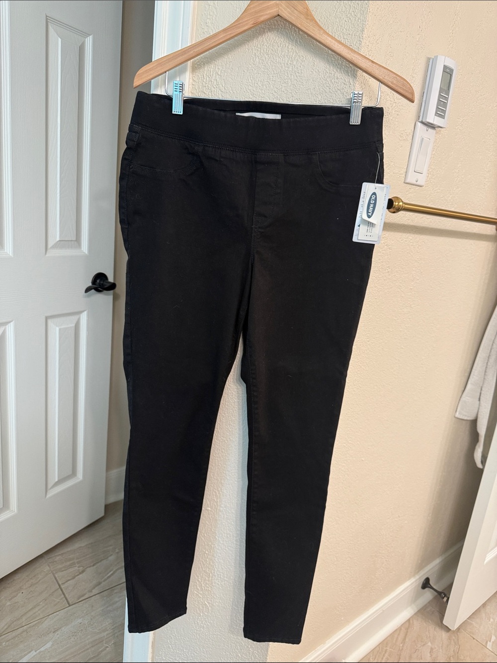 Old navy Women’s Black Stretch Skinny Jeans. Rockstar jeggings